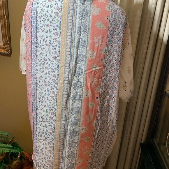 Liberty Love Sheer Open Front top - Really Cute On - Picture 3 of 4